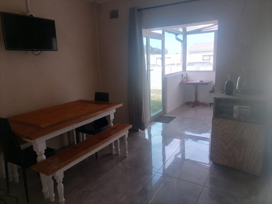 5 Bedroom Property for Sale in Lotus River Western Cape